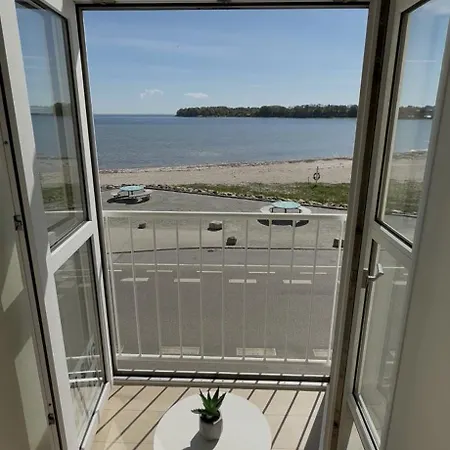 - Sea View, Water Park & Free Parking 아파트호텔